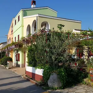Apartment Judit, Tar-Vabriga