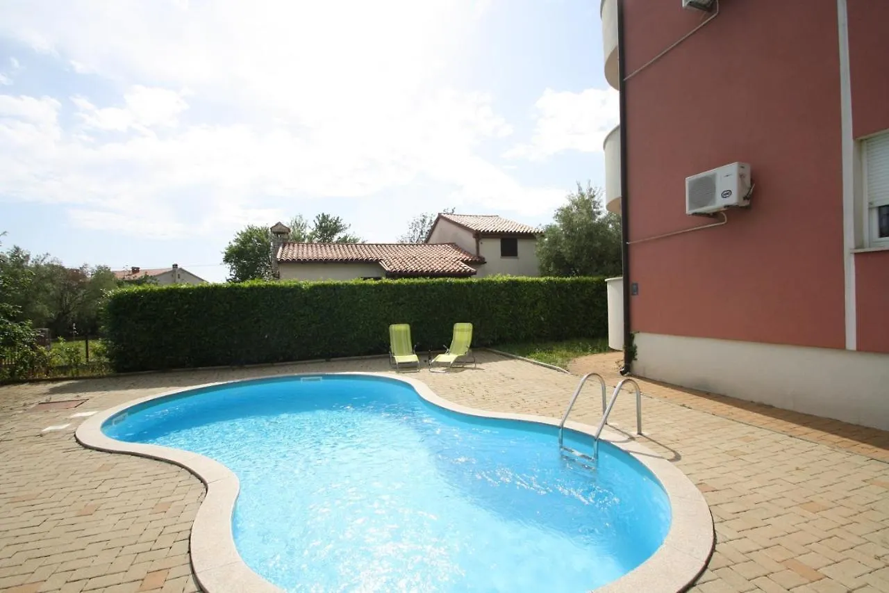 Apartment Percic With Shared Pool Tar-Vabriga