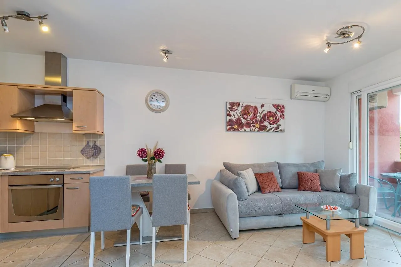 Apartment Percic With Shared Pool Tar-Vabriga 0*,  Croatia