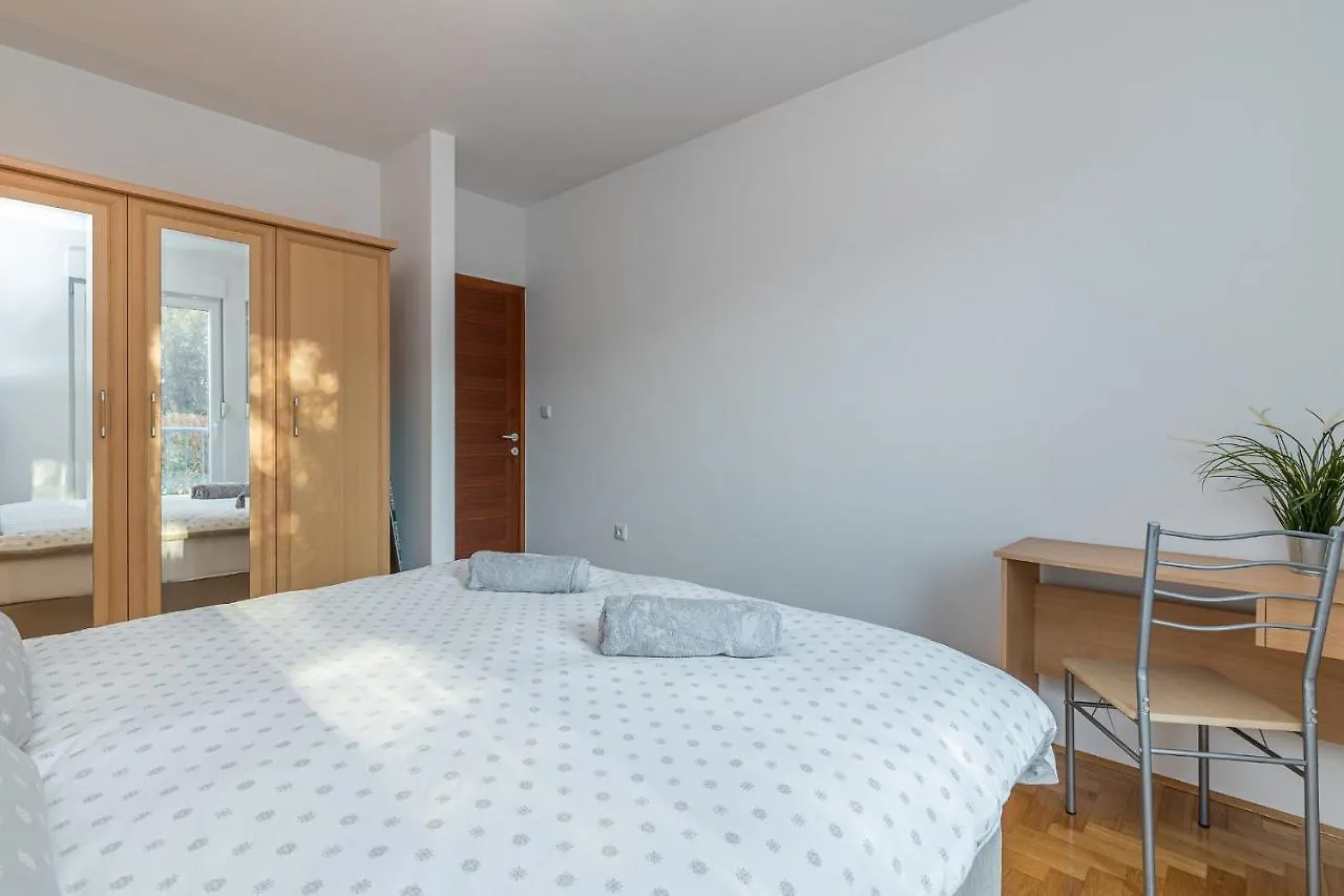 Apartment Percic With Shared Pool Tar-Vabriga