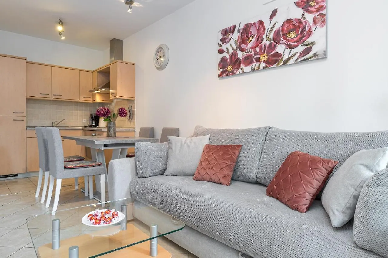 Apartment Percic With Shared Pool Tar-Vabriga Croatia