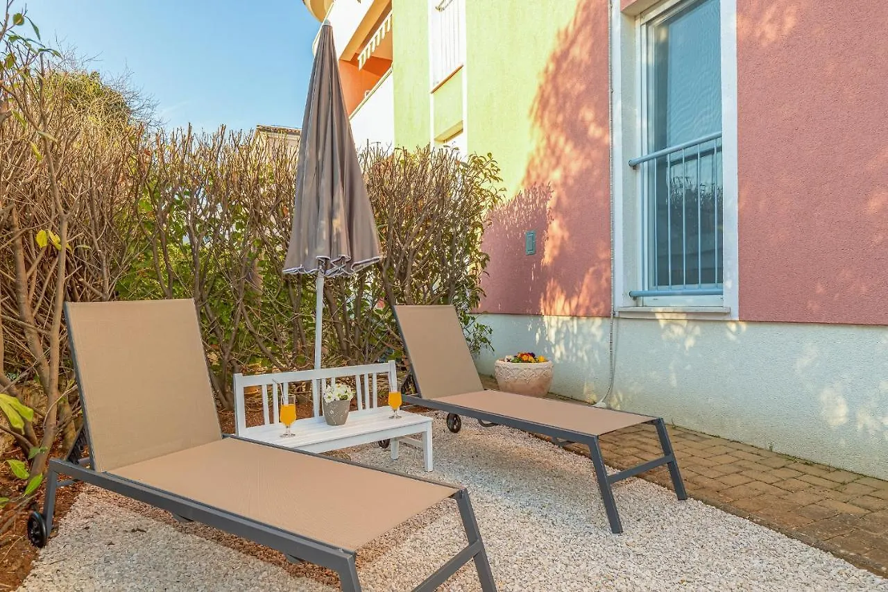 Apartment Percic With Shared Pool Tar-Vabriga