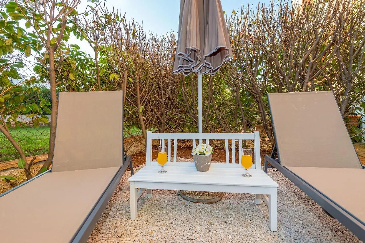 Apartment Percic With Shared Pool Tar-Vabriga